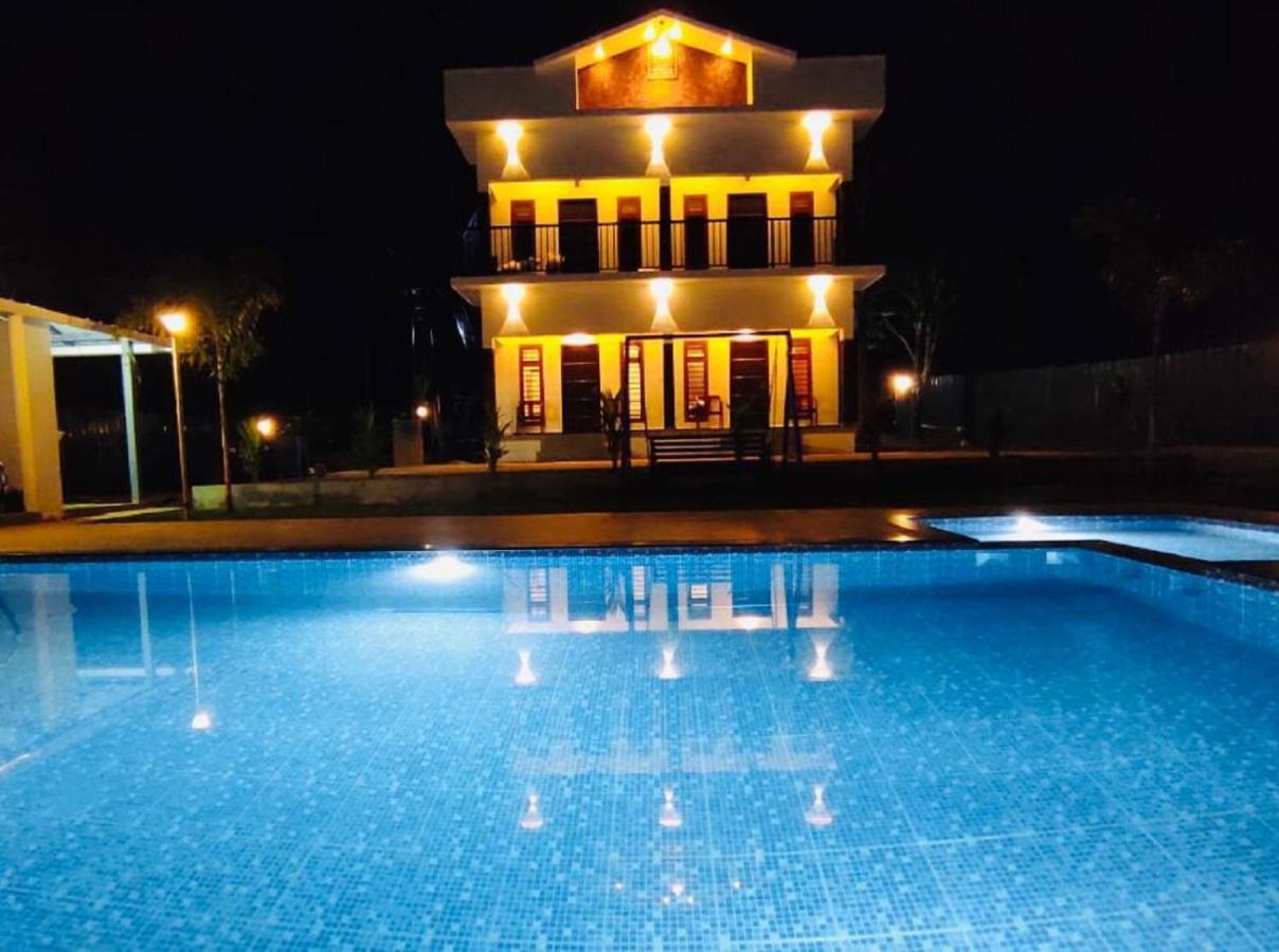 The Lavender Resort Waynad Vaduvanchal Exteriör bild